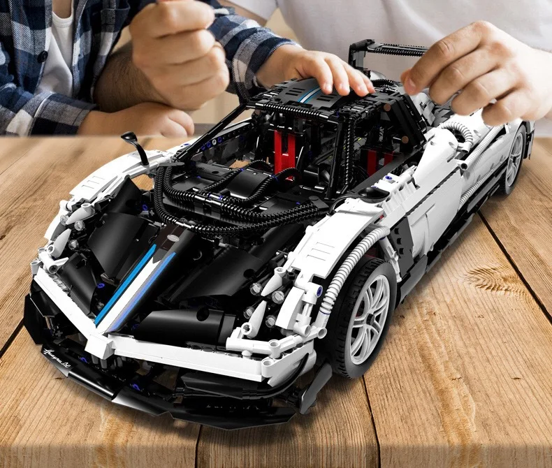 NA ZALOGI Pagani Huayra BC Roadster 1:8 Tehnika super dirke športni avto model gradniki igrače Za otroke božična darila