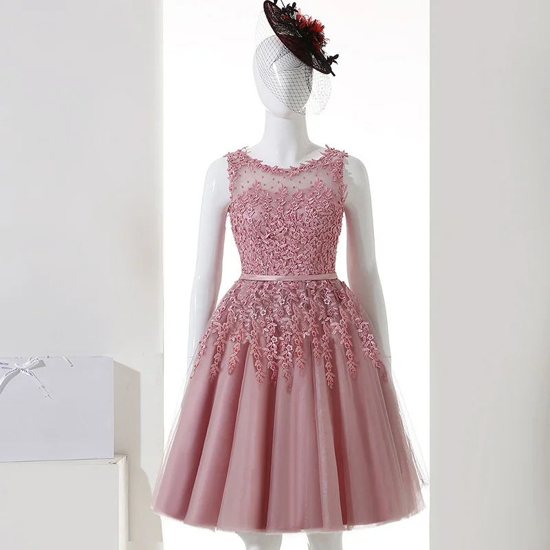 To je YiiYa Cocktail Obleka Malo Appliques Beading Pink Poroka Formalnih Obleke, Rože Iluzijo Koleno Dolžina Stranka Obleke LX073-2