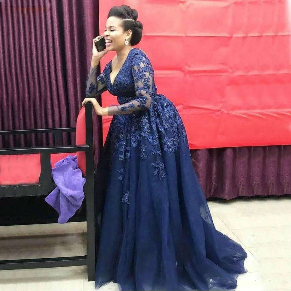 Elegantno Mornarsko Modra Dolgo Večerno Obleko Plus Velikost Dolg Rokav Čipke Prom Obleke Seksi V Vratu Nigerija Afriške Formalno Obleko 2019 Poceni