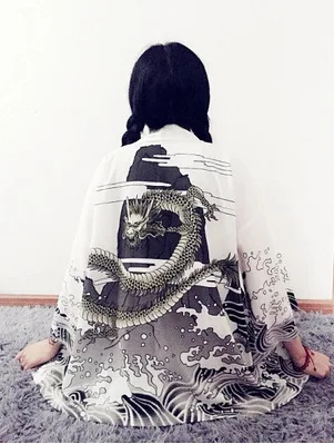 2018 Letnik Japonais Harajuku Slog Bluzo Vagues et Vent Zmaj Gamse Japonais kimono Imprimer Mousseline de Soie Cardigan