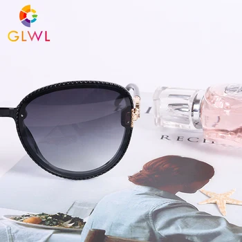 Ženska sončna Očala Letnik Sonce Očala Luksuzne blagovne Znamke Oblikovalec Stekla Za Dame Vožnjo Ogledalo Dekleta Sunglass 2021 Trendi Vroče