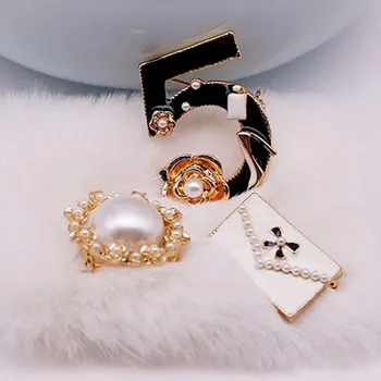 Moda luksuzno blagovno znamko, design število 5 pearl broška ženska oblačila dodatki 3pcs/set