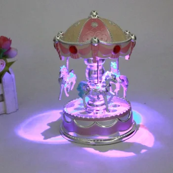 Svetloba Veselo Vrtijo Okoli Figurice Miniature Obrti Božično Darilo Za Rojstni Dan Krožni Okras Obrti Vesel Šel Krog Z Glasbo
