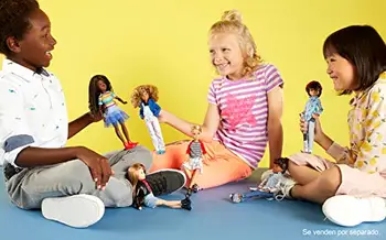 Creatable Svetu Unisex slika, ki se oblikuje lutka, platinum blonde lasulje in dodatki (Mattel GGT67) , barva/modela izbor