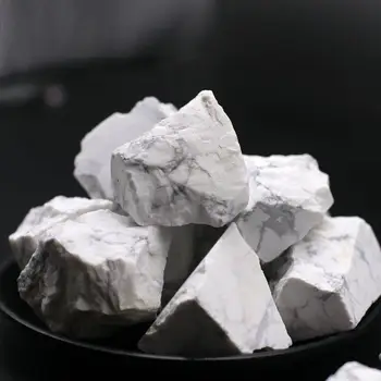 Grobo Belo Turkizen Gramoz Rock Grobo Kamnito Zrno Zdravilnimi kristali za prodajo
